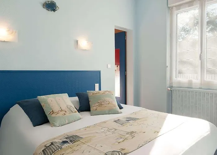 The Originals Access, Corinna,