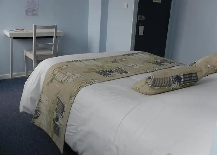 The Originals Access, Corinna, 鲁瓦扬