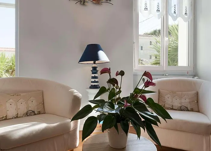 The Originals Access, Corinna, Royan